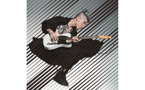 ギタリストMIYAVIさんサイン入り写真 コレクションより、一点