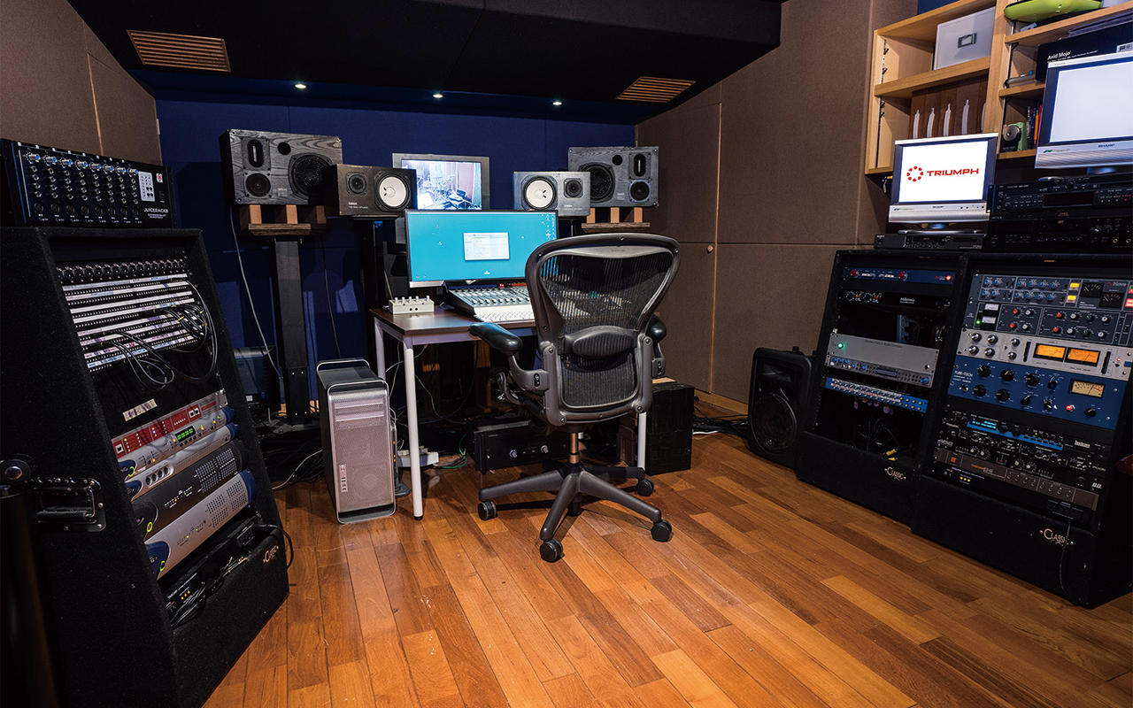 TRIUMPH SENDAGAYA RECORDING STUDIO