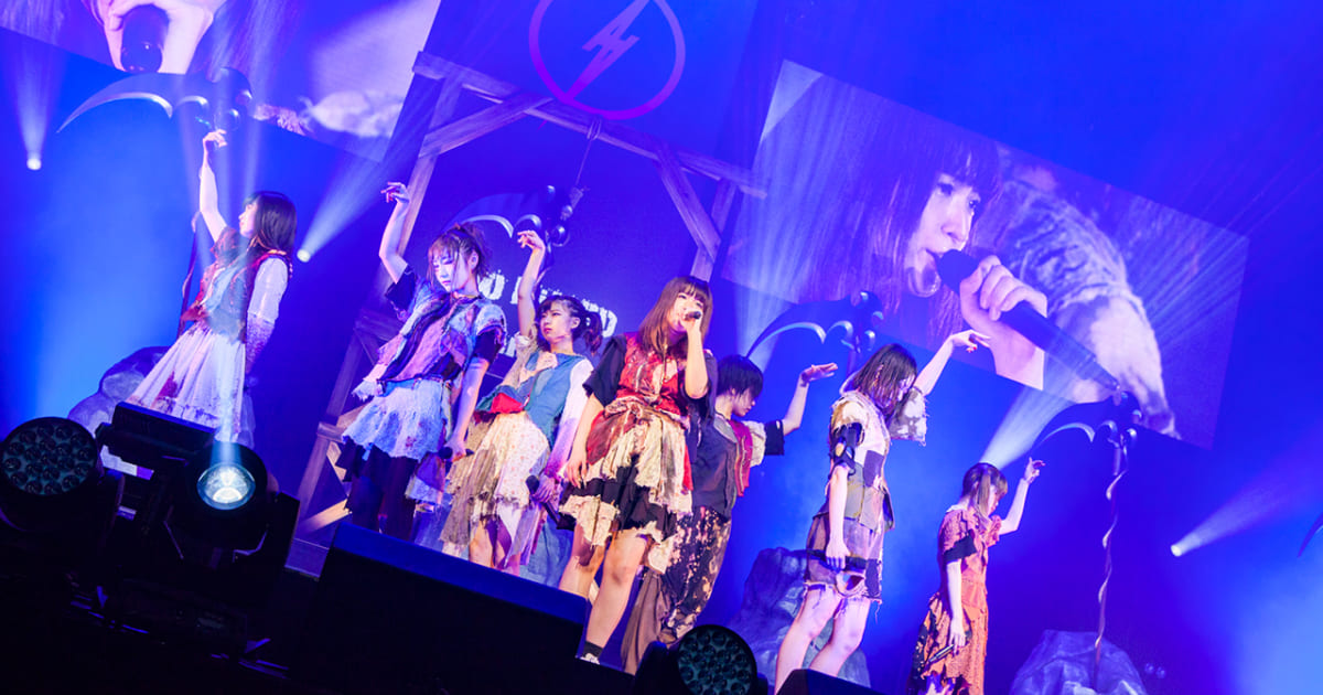 B2大 ポスター　WHOLE LOTTA LOVE / BiS 新生アイドル研究 WHOLE LOTTA LOVE / BiS 新生アイドル研究会[OFFiCiAL ViDEO