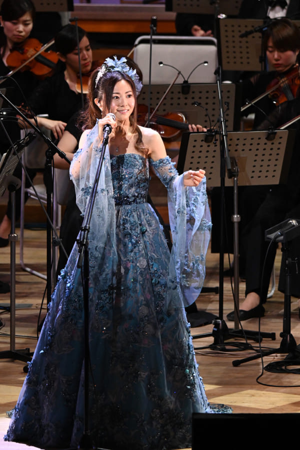 kuraki.mai4_.20_1_web-600x901.jpg