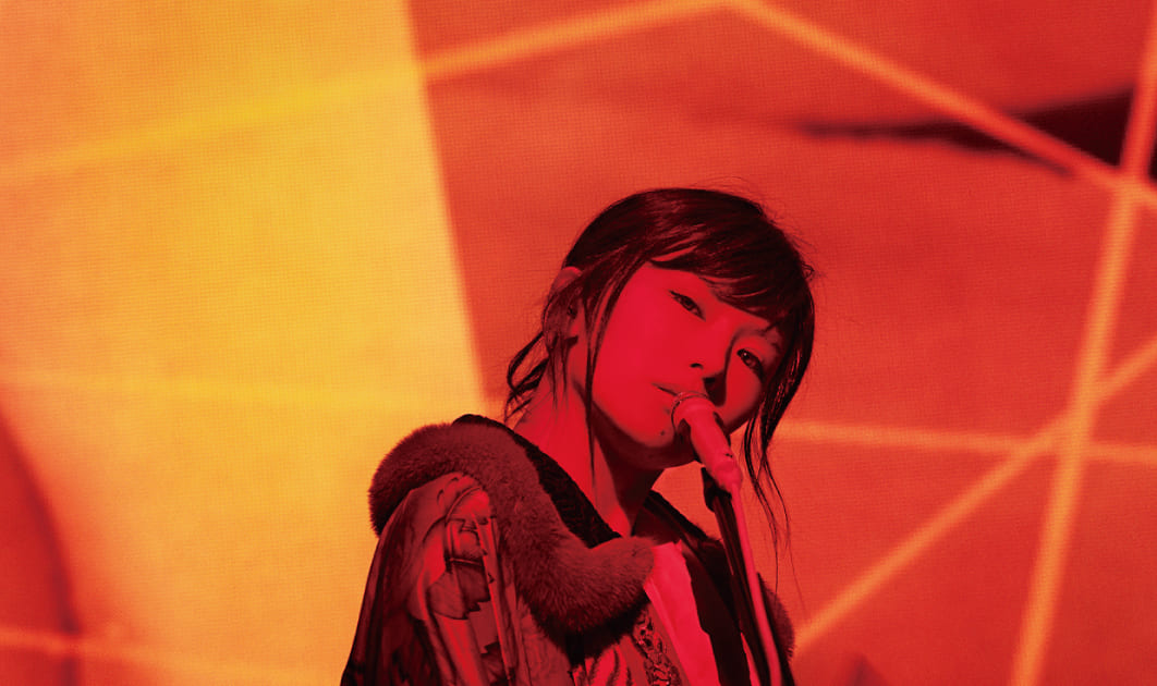 椎名林檎デビュー20周年、フジテレビTWO特別企画でライブ映像作品8本を