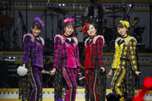 ももクロ 国立 リストバンド ももいろクローバーZ、女性グループ