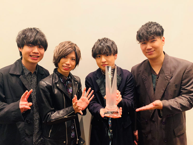 Official髭男dism 2019年間ST1位受賞カット