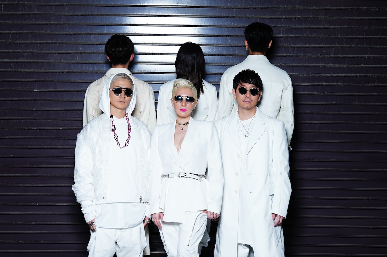 M Flo Loves プロジェクト再始動 後ろ姿だけが公開された Tell Me Tell Me を3 6配信 Musicman