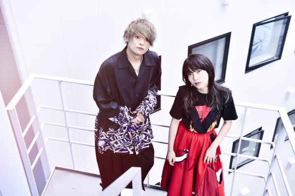 THE ORAL CIGARETTES・山中拓也 × ヒグチアイ――異なる道を歩む2人を