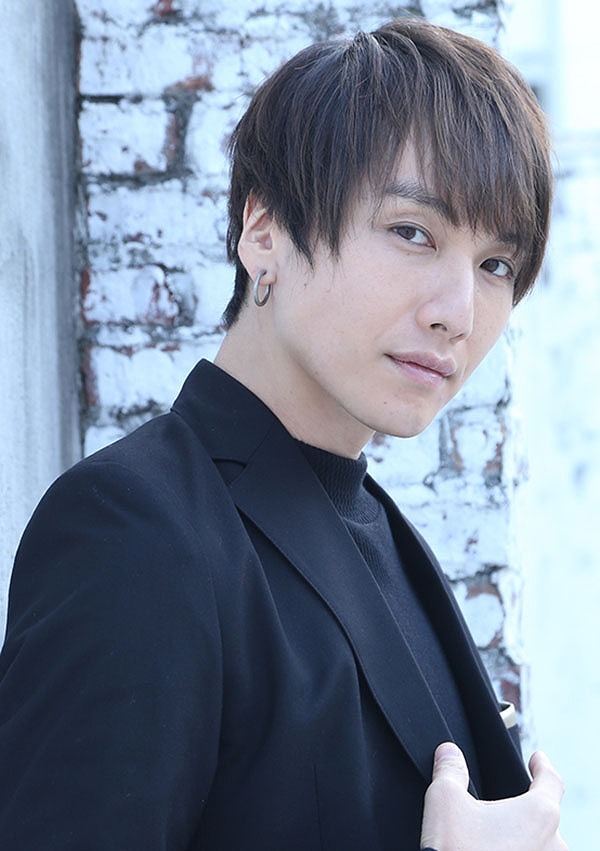 舞台 イケメン王子 美女と野獣の最後の恋 タペストリー レオン 細貝圭 細貝圭、八神蓮らが出演 『イケメン王子 美女と野獣の最後の恋