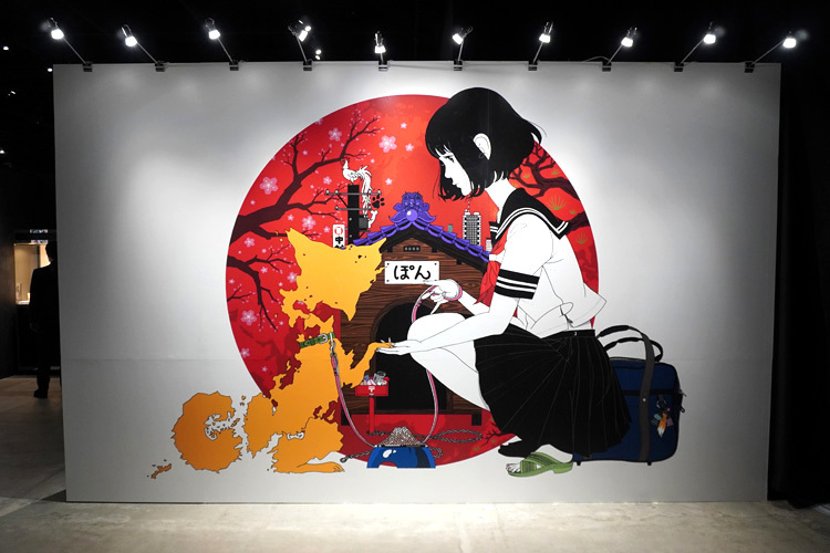 ノスタルジックで色鮮やかな世界を堪能 初出し作品含む集大成の展覧会