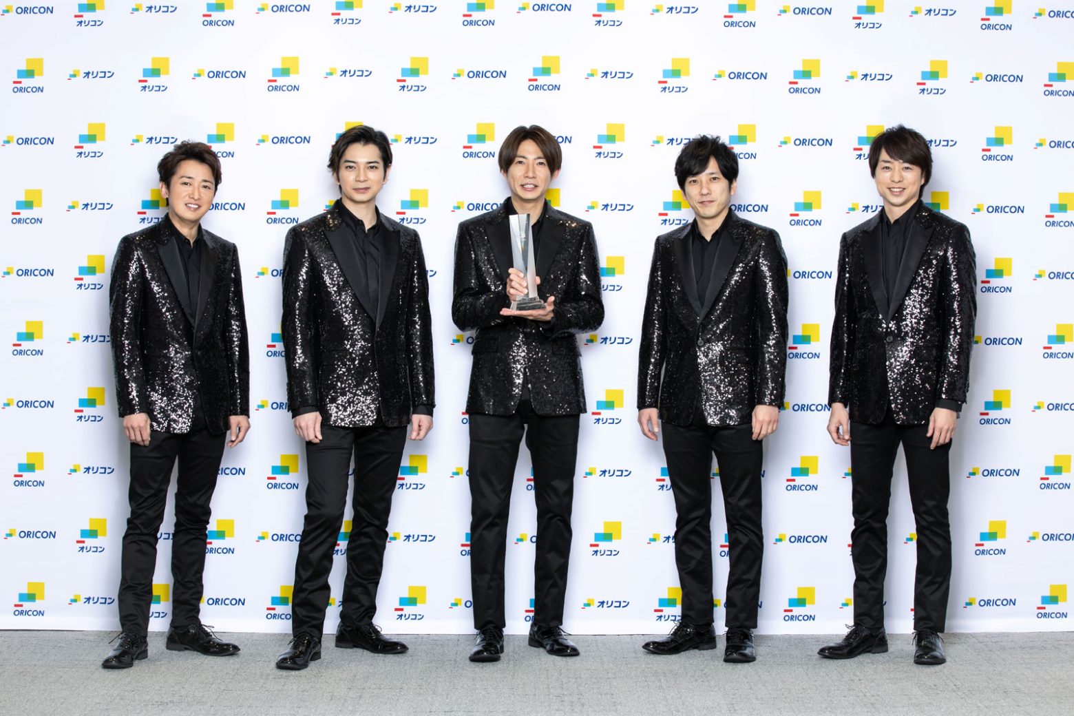 売り上げ 嵐 ベスト アルバム 嵐の全アルバム作品と売上枚数をまとめました