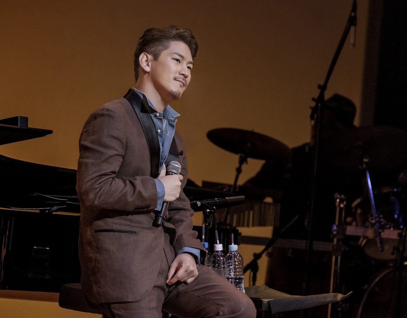 小野田龍之介、初アルバムとして20周年コンサートのライブ盤