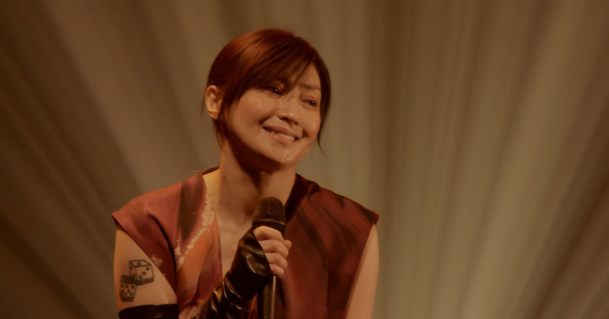 鬼束ちひろ/LIVING WITH A GHOST Amazon.co.jp: 鬼束ちひろ「LIVING WITH A GHOST」(Blu-ray
