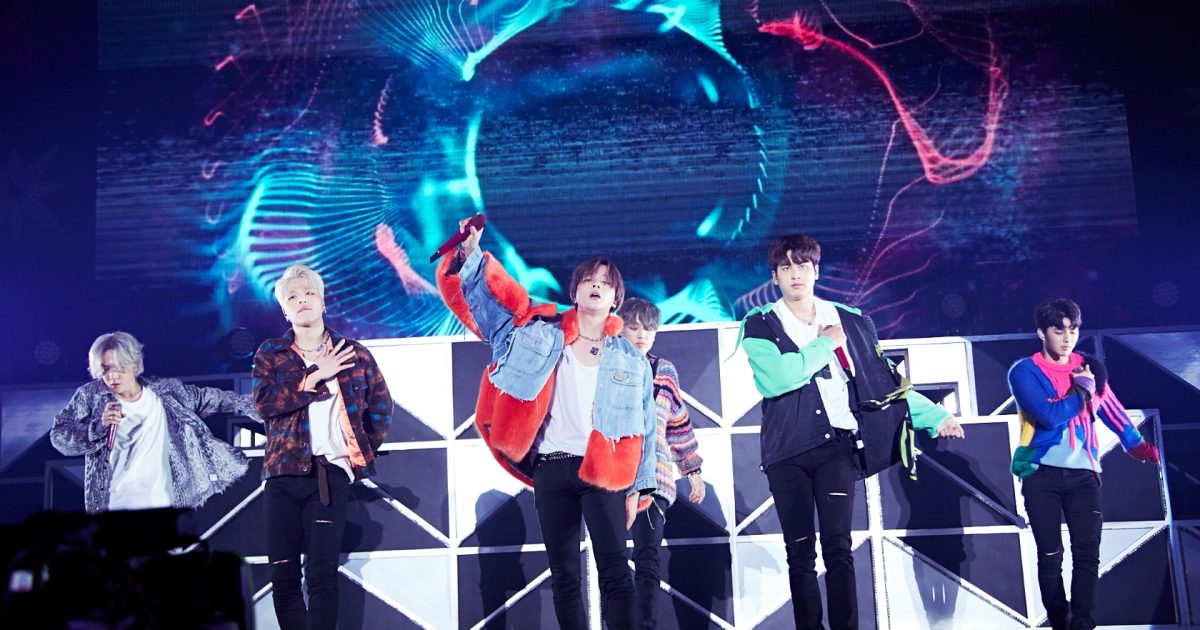 iKON、完全初出し・未公開ライブ映像での自身初フィルムコンサート開催