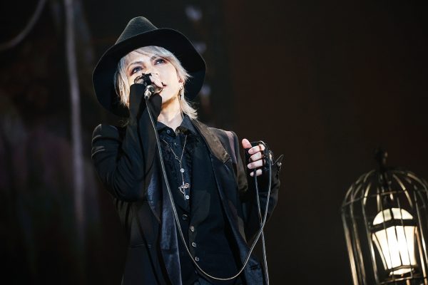 ライヴレポート】HYDE、＜黑ミサ Wakayama＞で「死ぬんじゃない