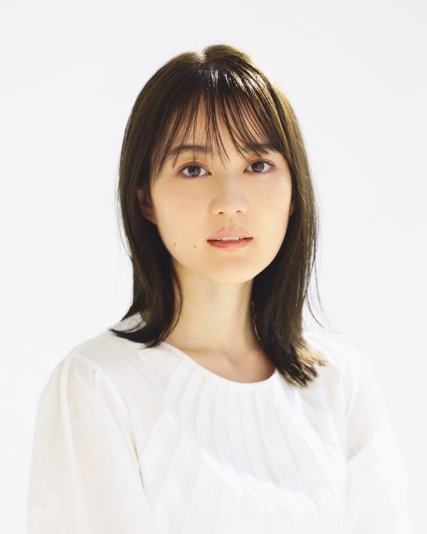 生田絵梨花 生写真 🧎🏼‍♀️体育座り。 #生田絵梨花 #生田絵梨花2nd写真集 #生田