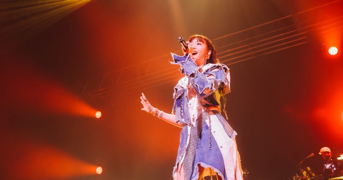 三阪咲「歌で生きると決めました」 大きな夢を叶えた“Zeppワンマン”で