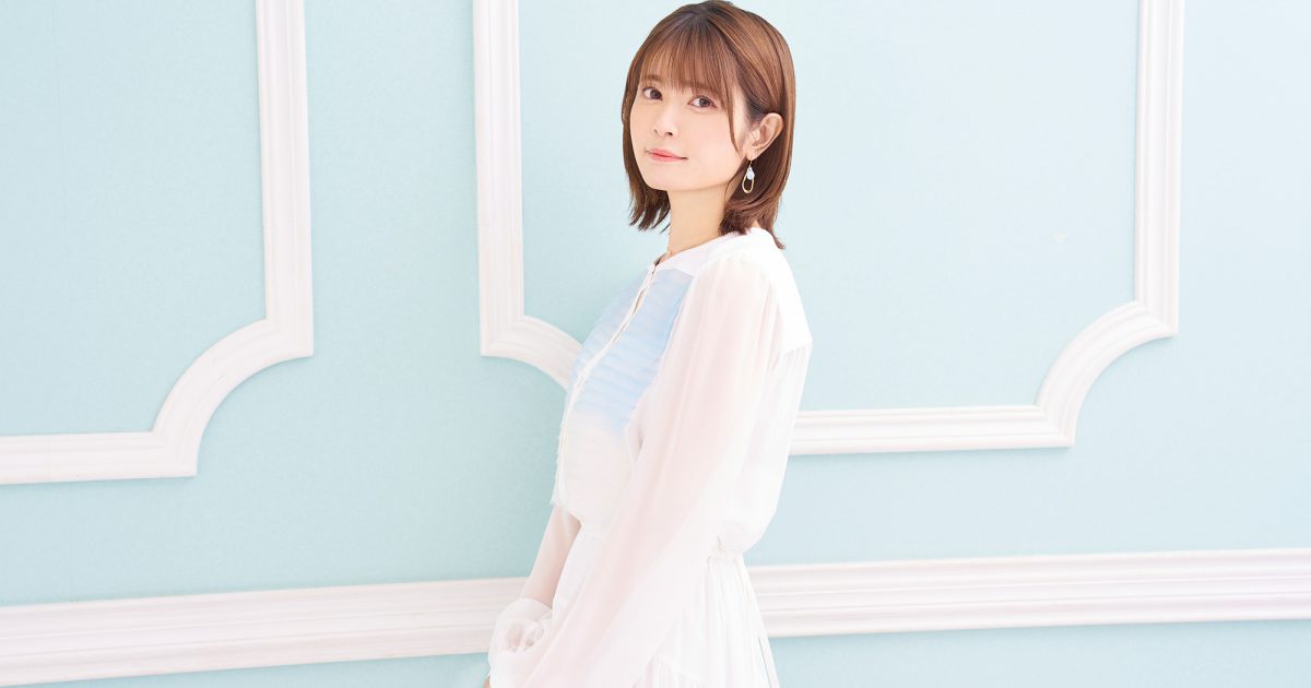 竹達彩奈、アーティストデビュー10周年記念して新アー写公開 デビュー