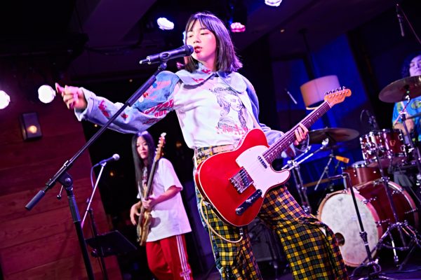 のん、主宰レーベル5周年を記念し無観客配信ライブ開催 バンド編成で90