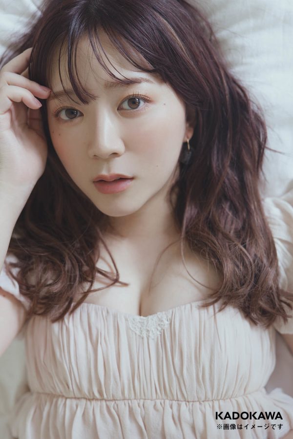 初のランジェリーでのカットも披露 声優・伊藤彩沙 2nd写真集の発売が