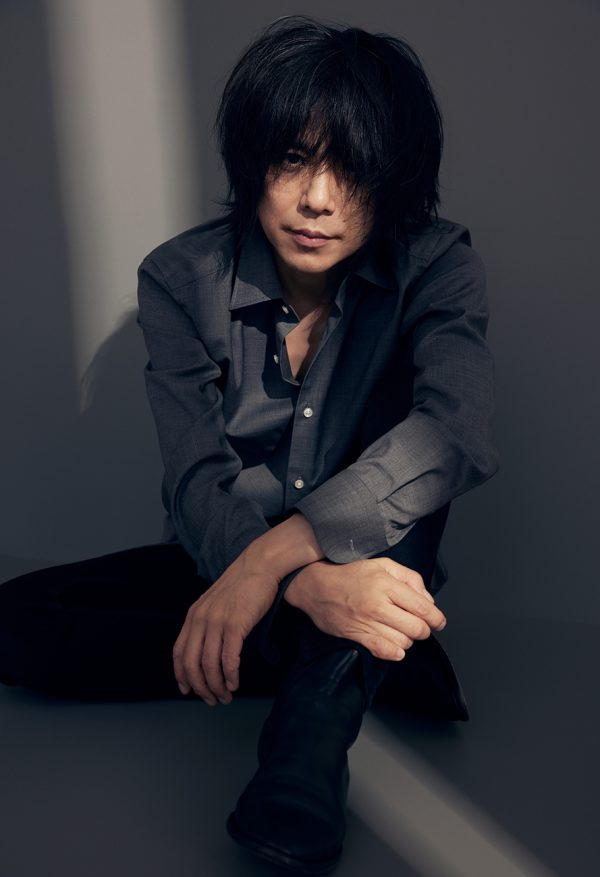 宮本浩次、カバーアルバム「秋の日に」と初のライブ映像作品「縦横無尽