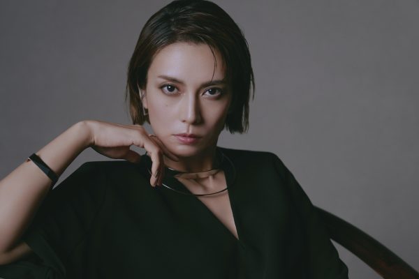 【B2ポスター】柴崎コウ/Trust my feelings/デビューシングル Trust my feelings | KO SHIBASAKI - 柴咲コウ Official Site -