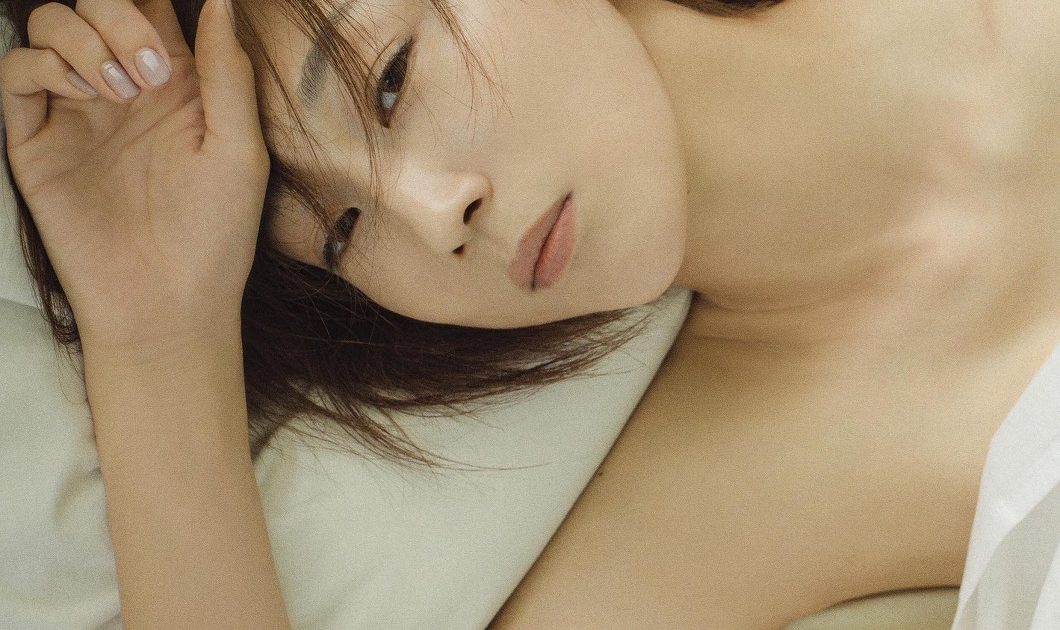 【紅ゆずるさん】舞台写真&他写真&ポストカード 元宝塚星組トップ・紅ゆずるの退団後写真集 表紙と未公開