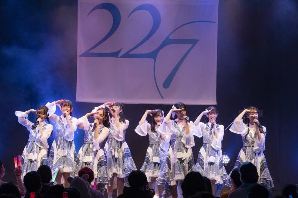 ライブ写真「7」 Travis Japan、“7人完全体”で涙のツアー完走 メンバーの絆感じる演出