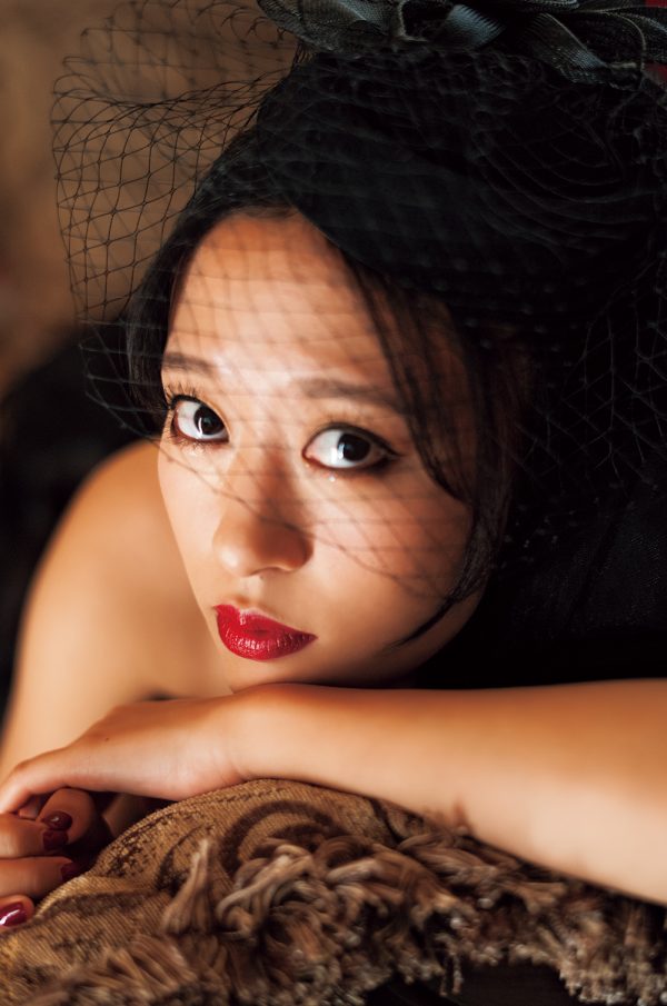 モーニング娘。'23 小田さくら、妖艶な雰囲気から笑顔で元気に駆け回る