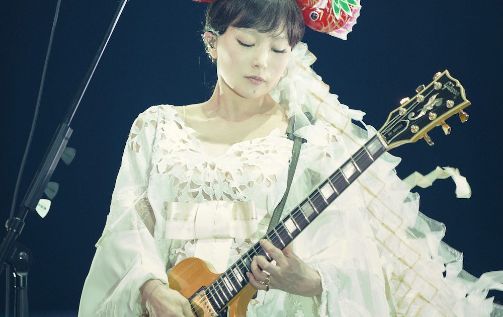 椎名林檎、ライブ映像作品『椎名林檎と彼奴等と知る諸行無常』11月に