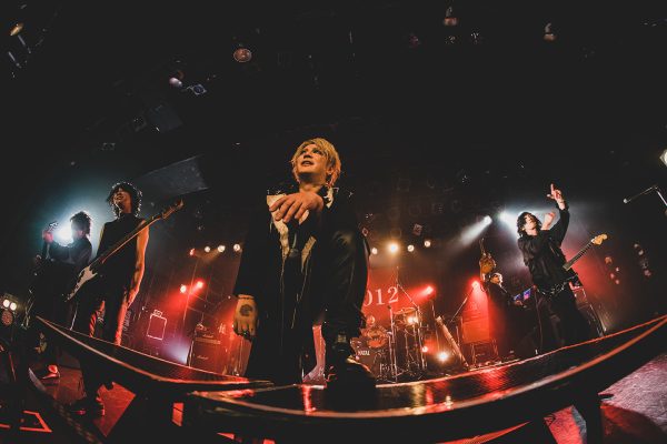 V系【12012】DVD&CDSET！未開封 宮脇渉/塩谷朋之/酒井洋明/ 12012、約5年6ヶ月ぶり再始動 新旧メンバー6人「新しい物語を