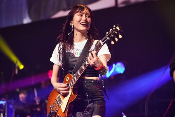 SAYAKA YAMAMOTO feel the night 限定版 7インチレ SAYAKA YAMAMOTO feel the night 限定版 7インチレ Amazon.co.jp