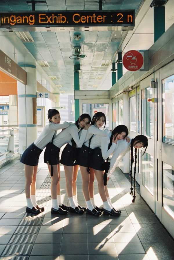 ILLIT / アイリット　1stミニアルバムSUPER REAL ME Amazon.co.jp: ILLIT 1st Mini Album 'SUPER REAL ME'（韓国盤