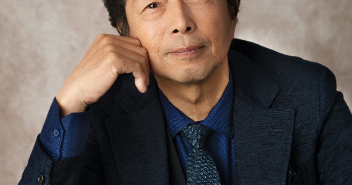 中村雅俊デビュー50周年、記念切手の数量限定発売とパネル展の開催が