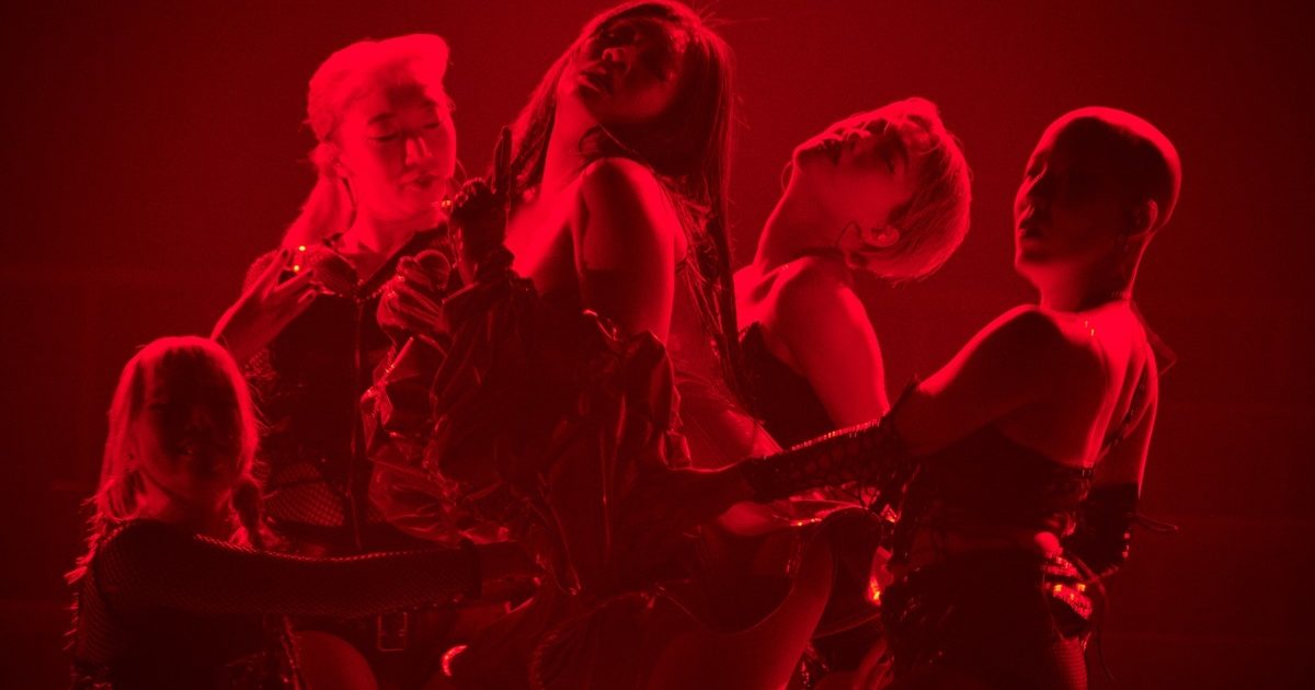 ちゃんみなの葛藤と再生を擬似体験させた圧巻のライブショウ『AREA OF