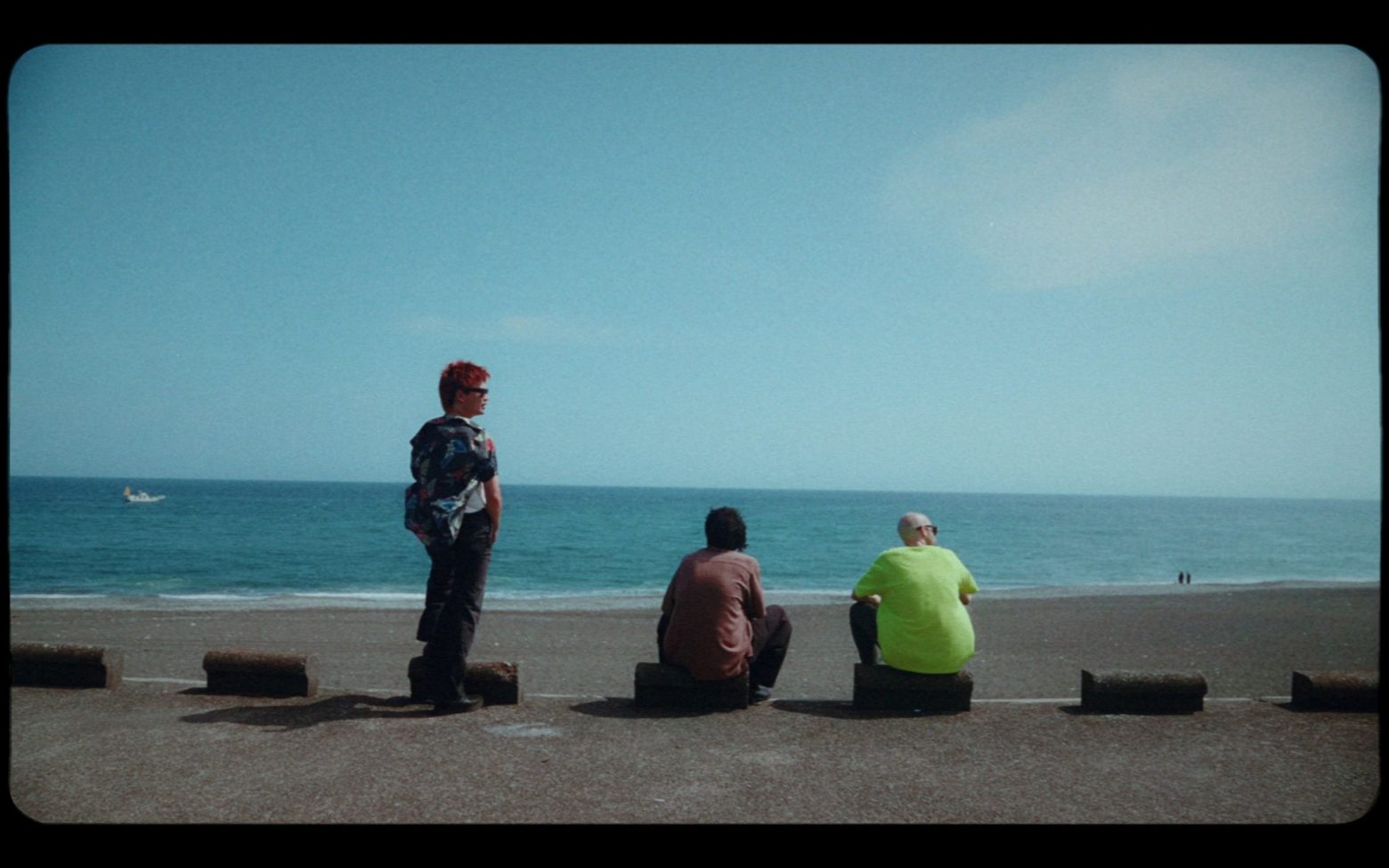 Newspeak、ニューEP「Glass Door」収録「Coastline」MV完成、本日21:00にYouTubeプレミア公開