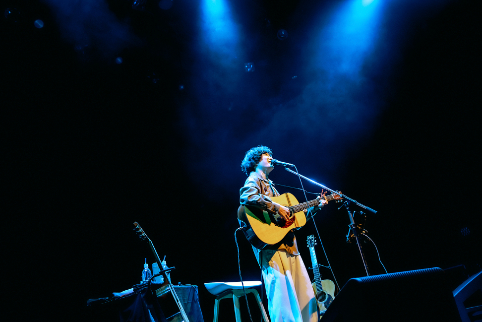 石崎ひゅーい、全国14公演のライブツアーがスタート　ニューアルバムを2026年3月に発売することを発表