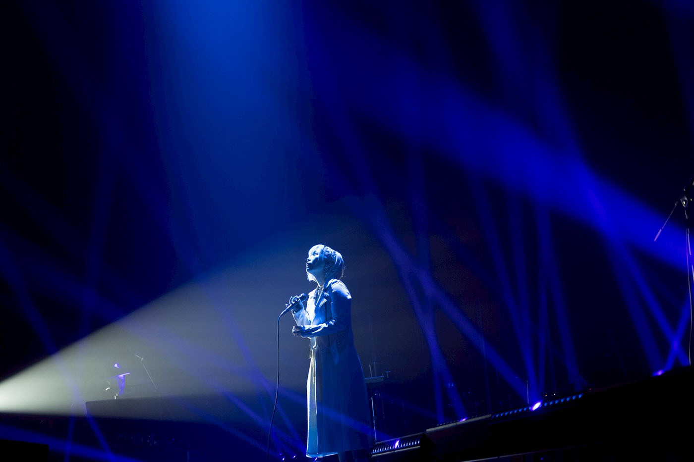 ReoNa、全国ツアー開幕！ツアー初日にアルバム収録曲に加え、傘村トータ「敗走」をライブ初披露