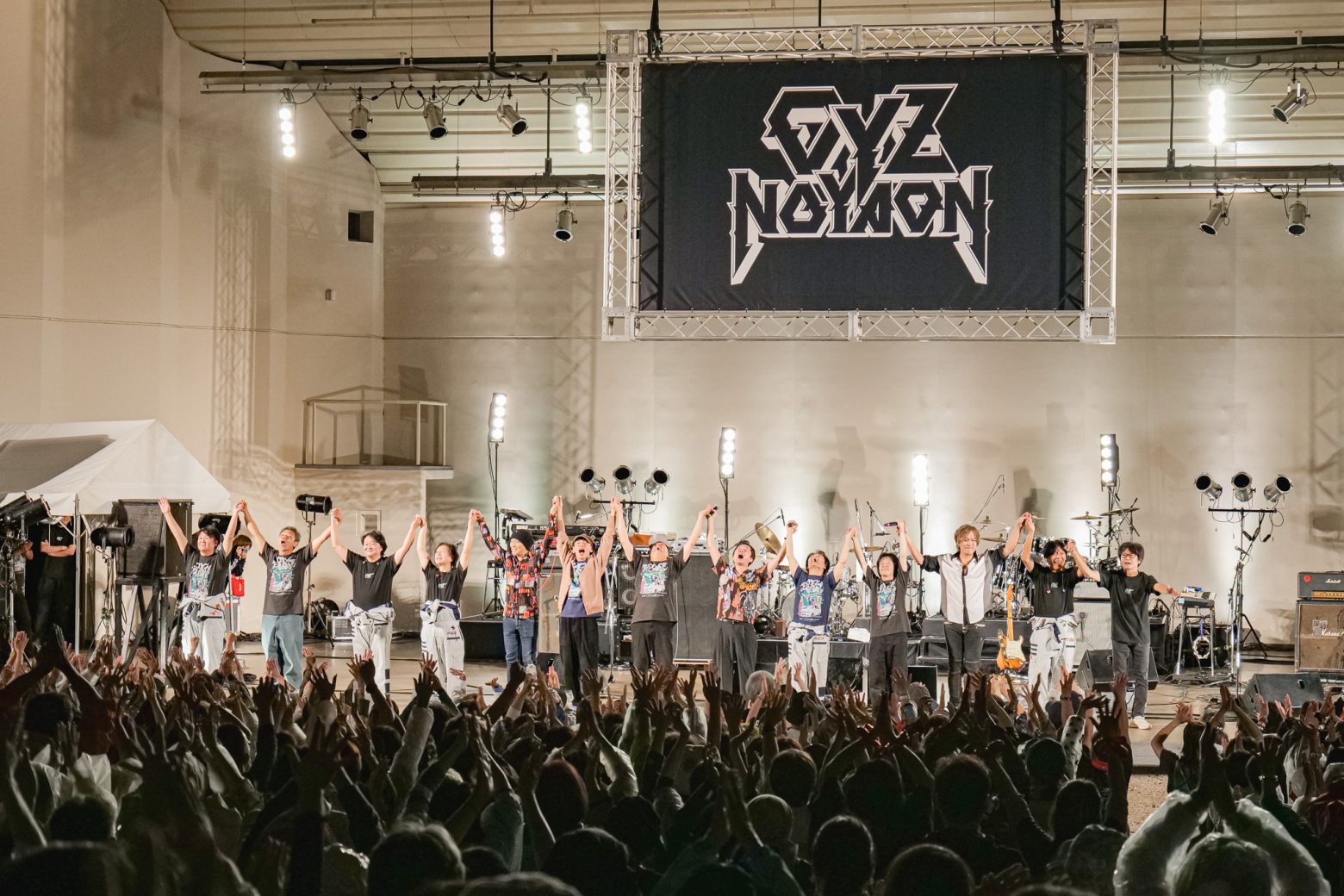 スターダスト☆レビュー、怒髪天、フラワーカンパニーズ、笑い飯が『OYZ NO YAON』で競演ーー格好良い大人たちが死ぬ気で楽しませてくれた大阪城野音