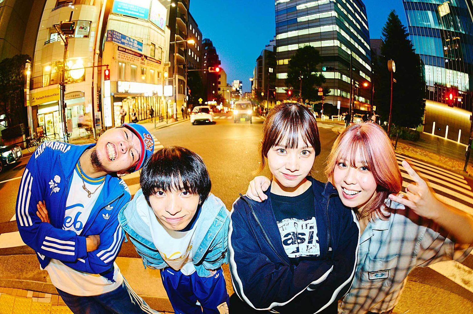 「新しいシーンをつくりたい」新進気鋭の2人組・KannaとEMNWが対談ーーミクスチャーロックへの想い、東名阪スプリットツアーへの意気込みを語る