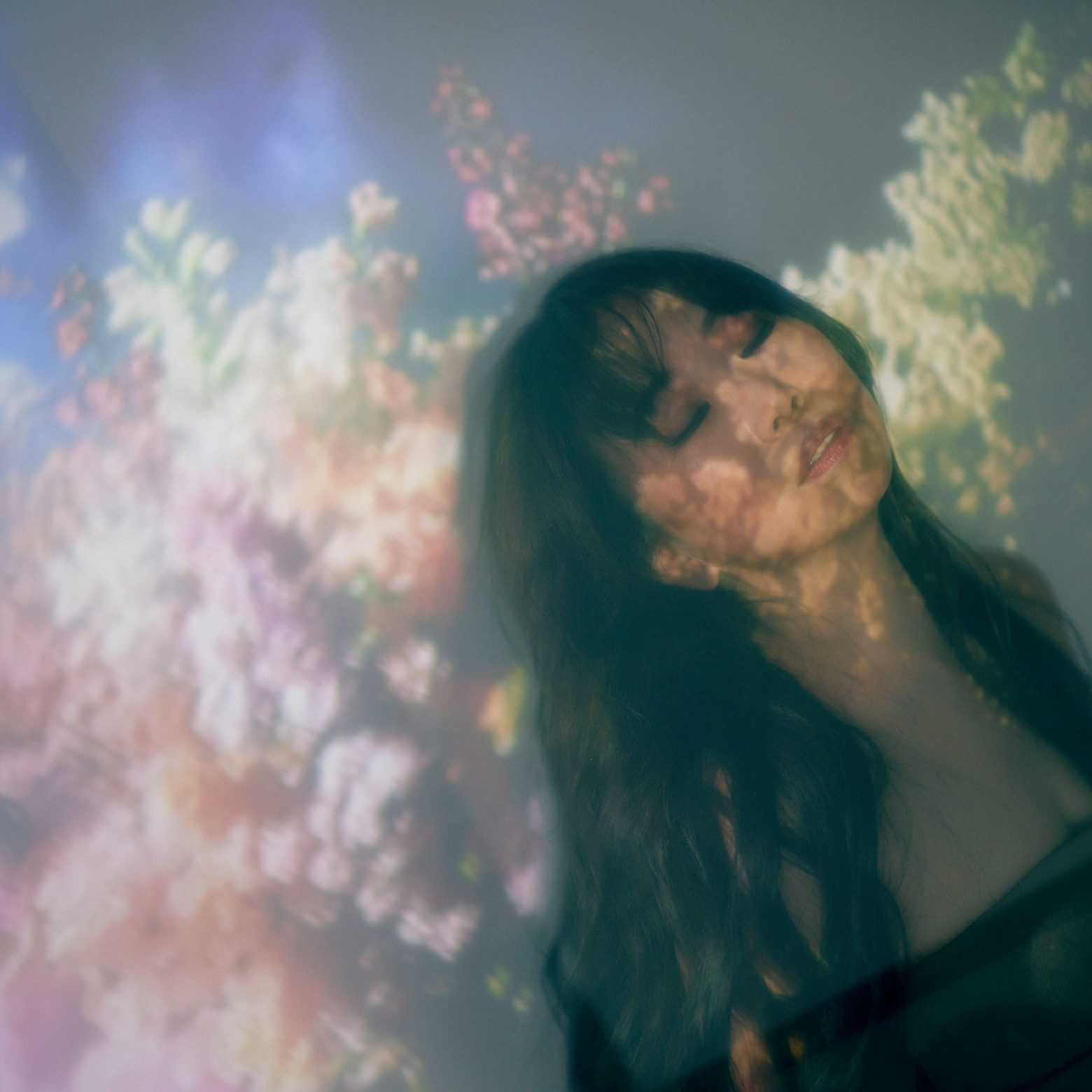 活動満了を発表したorange pekoeのボーカリスト、ナガシマトモコによるソロプロジェクト Tomoko Niaが新曲をデジタル・リリース