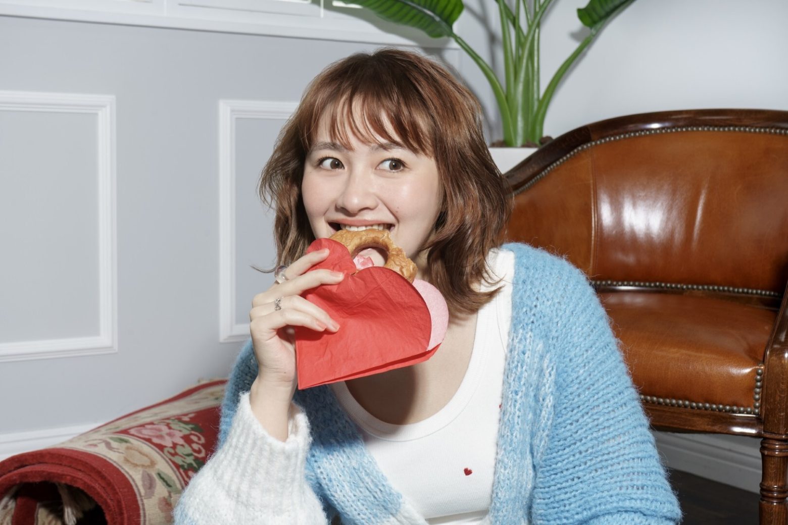 有華、デジタルシングル「ピーナッツ」のリリースが決定　ピアノ弾き語りツアー『YUKA HOME NOTE TOUR 2026』の開催も発表