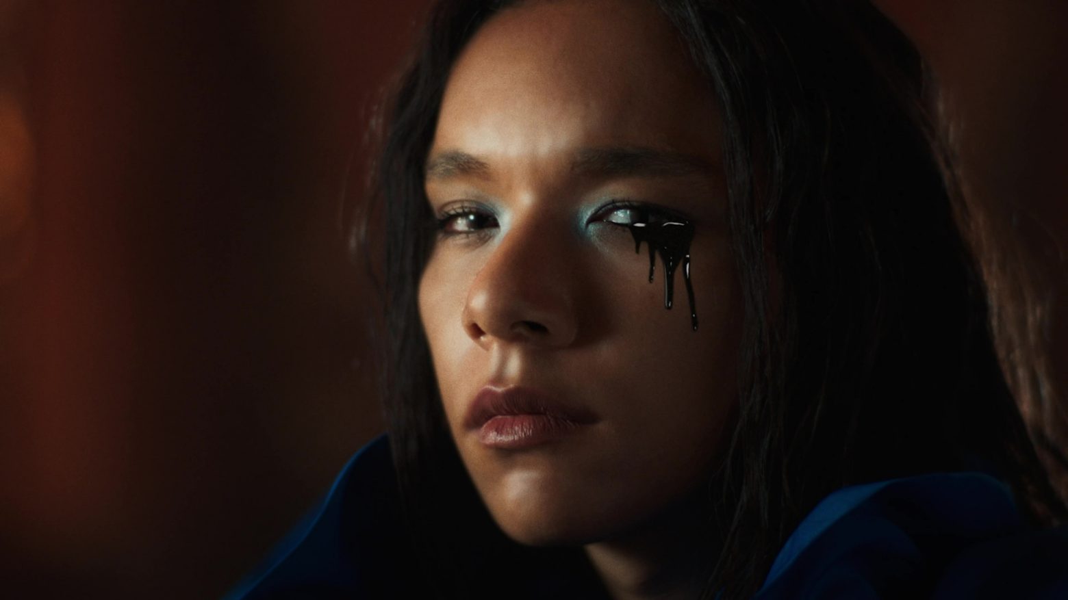 女王蜂、新曲「PERSONAL」のミュージックビデオを公開　『地獄楽』原作者の賀来ゆうじ氏による楽曲へのコメントも到着