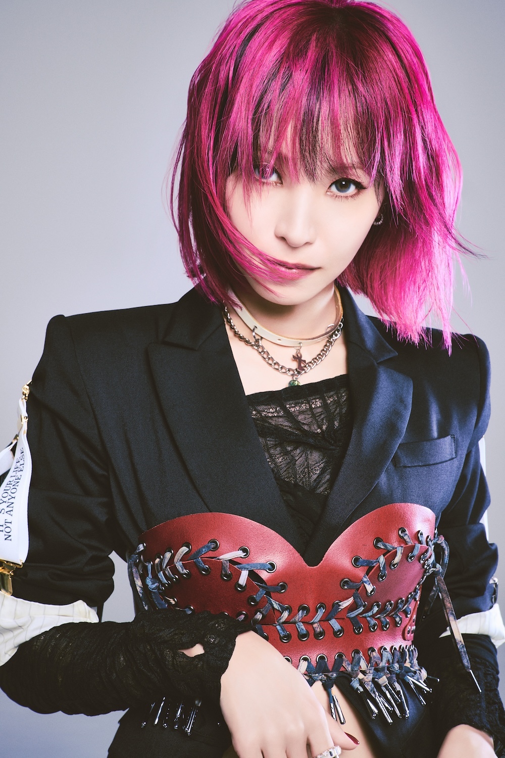 LiSA、ソロデビュー15周年イヤーを記念した15企画のうちの7つが解禁　フルアルバムの発売や国内アリーナツアー＆アジアツアー、初の大規模展覧会の開催など