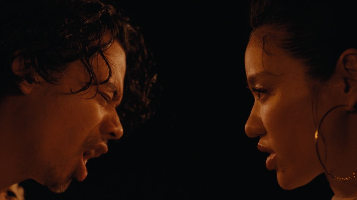 Awich × ALI、TVアニメ『ゴールデンカムイ』最終章OPテーマ「黄金の彼方」のMV公開　夏の関東、冬の北海道・釧路で季節を越えて撮影