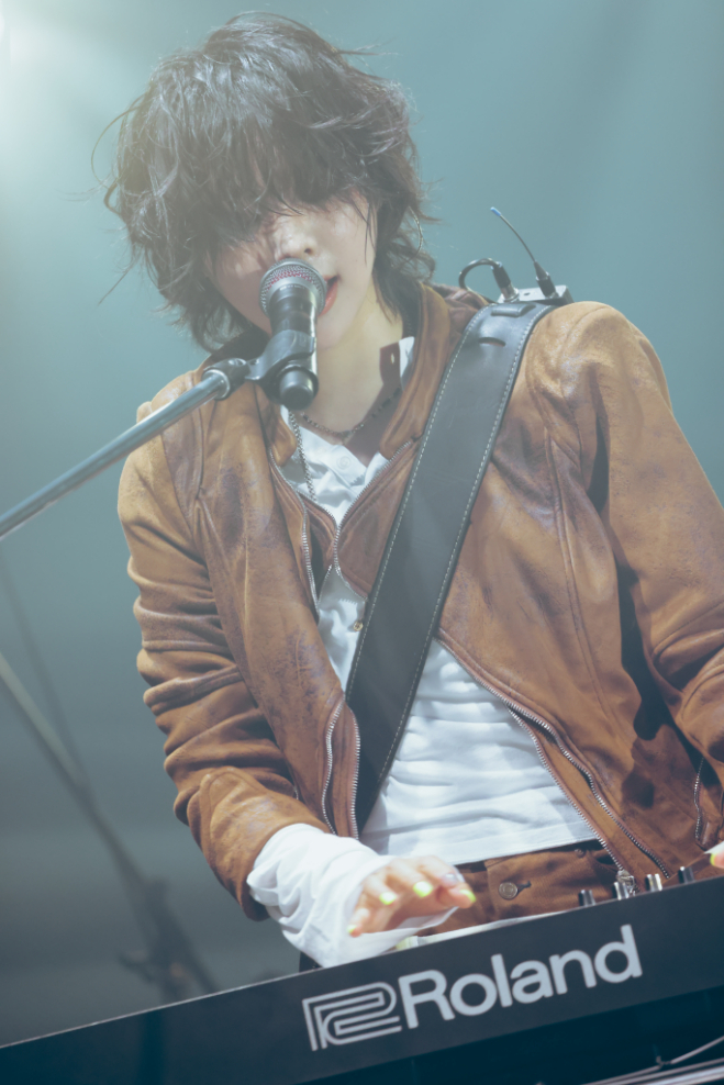 音羽-otoha-が来た道を振り返りながら、行く先を見つめる　ワンマンライブ『出発前夜』を開催（写真3点）