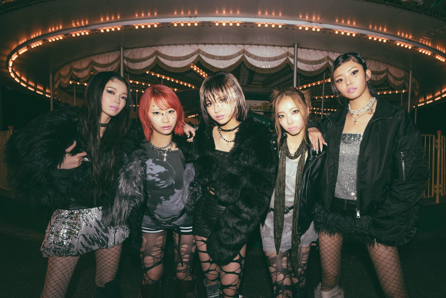 MYERA、新曲「Crushproof!」MV公開 ANNA SUIとのコラボレーションによる彩り豊かなビジュアル演出